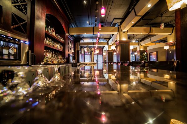 Vintage Chophouse Bar Area – Calgary Vintage Chophouse upscale bar with clean, smooth counter and wine selection